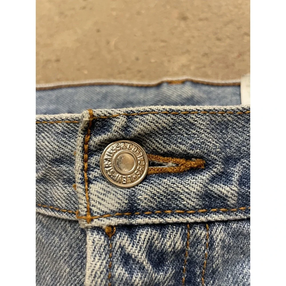 Levis 550‎ Jeans Mens 36x30 Light Wash Blue Relaxed Tapered Zip Fly Distressed
